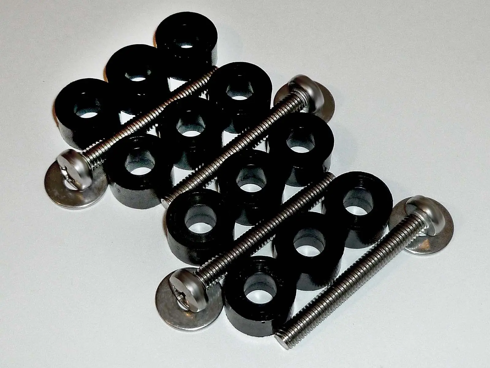 Винты m8 x 45 мм для крепления тв samsung к стене