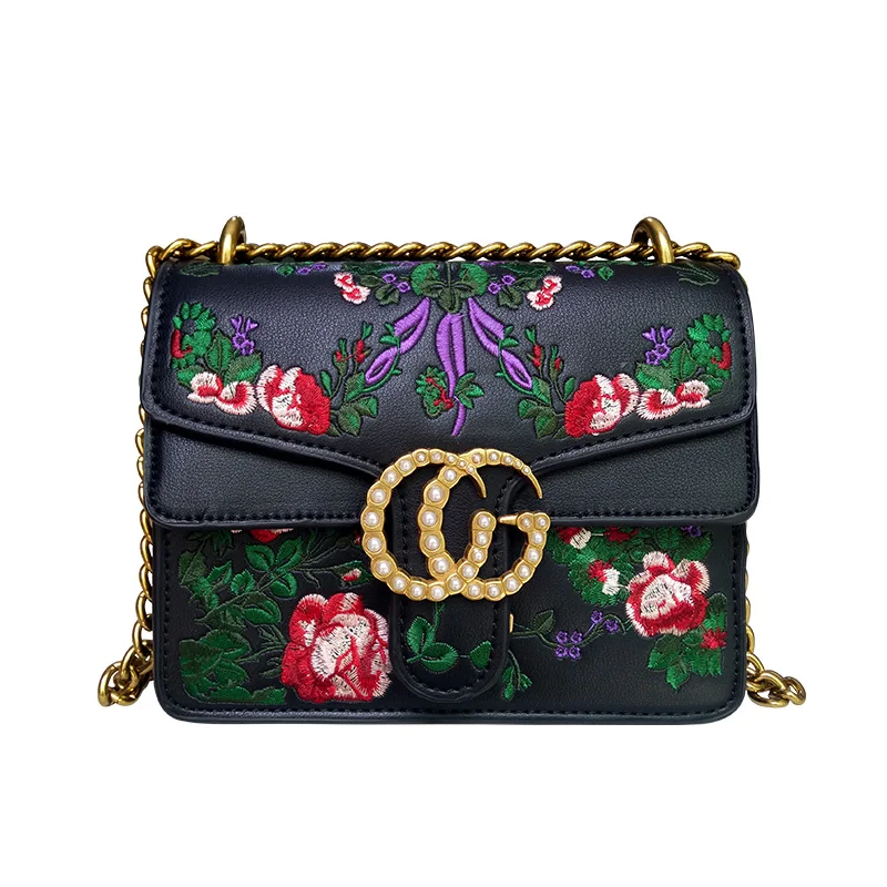 

Retro embroidery bags 2017 summer new female Korean envelope Messenger bag package embroidery diamond lock bag