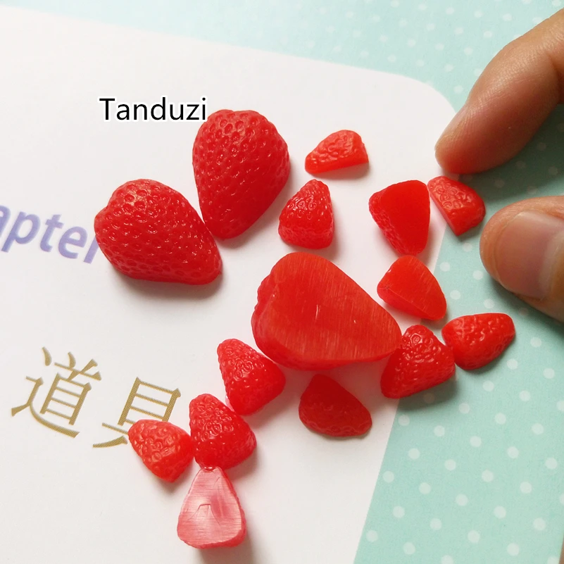

Wholesale 100PCS Wholesale 1/2 Mini Fake Strawberry Plastic Simulation Food Deco Parts Dollhouse Cute Imitation Strawberry