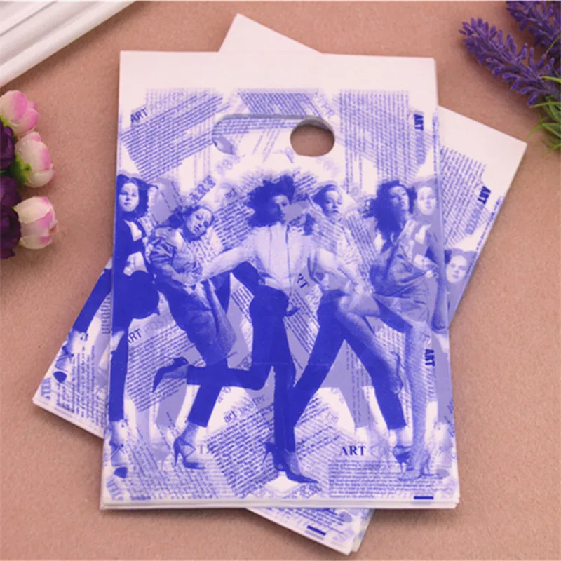 

2016 New Design Wholesale 100pcs/lot 15*20cm Fashion Plastic Clothing Packing With Handles Shopping Packaging Bags