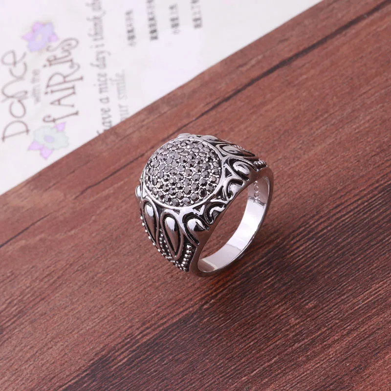 

Sellsets new fashion generous black crystal men ring nice engrave pattern side