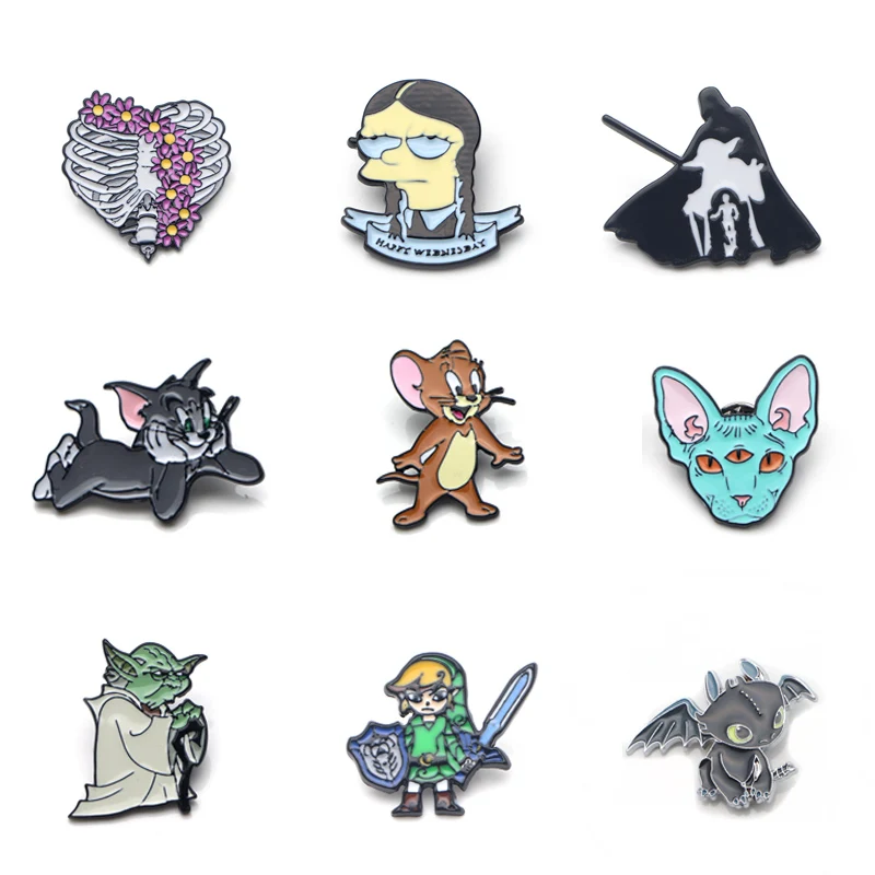 

V111 Cat and Mouse Funny Metal Enamel Pins and Brooches Fashion Lapel Pin Backpack Bags Badge Collection Gifts