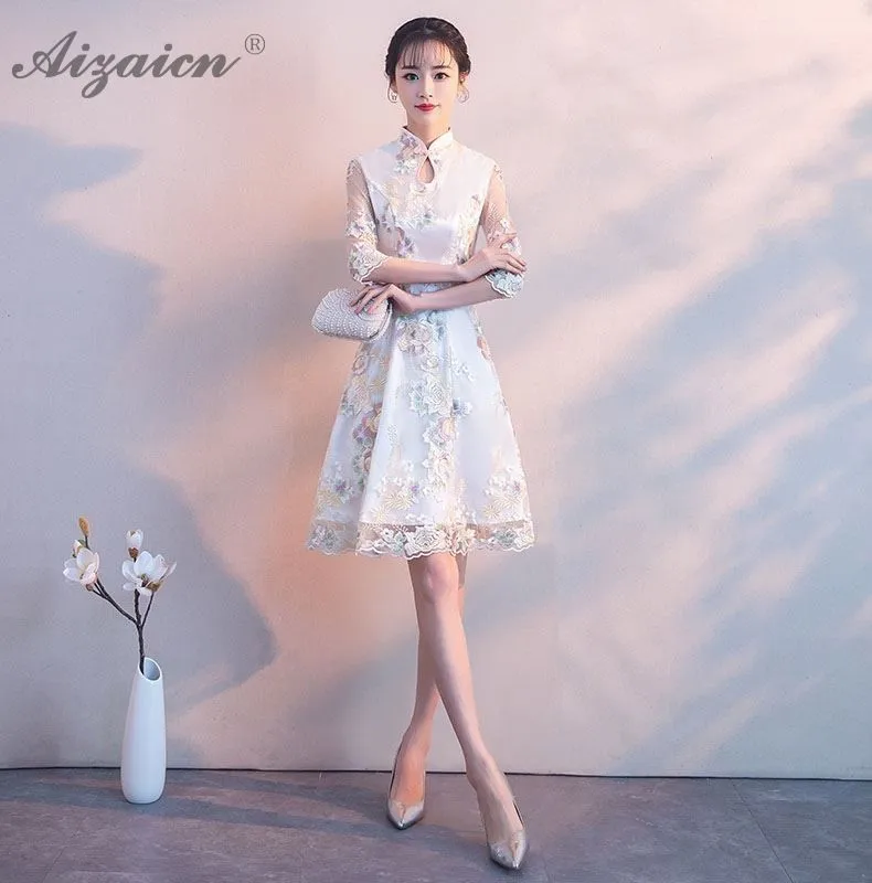 Primavera flor bordado Cheongsam corto Slim Qi Pao las mujeres vestido chino 2019, китайский, Восточный, винтажный стиль, vestido Qipao
