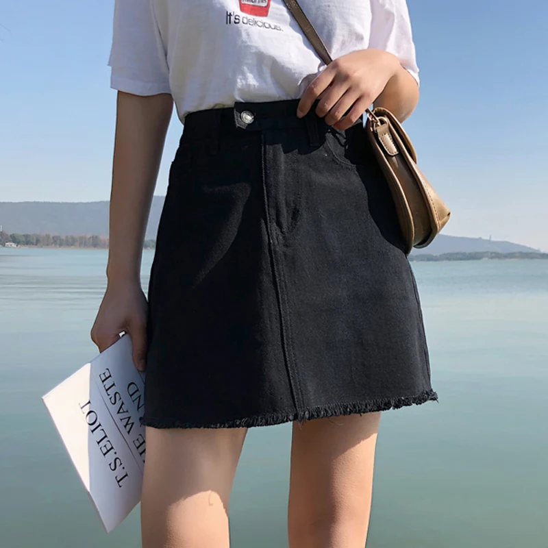 black denim skirt outfit summer