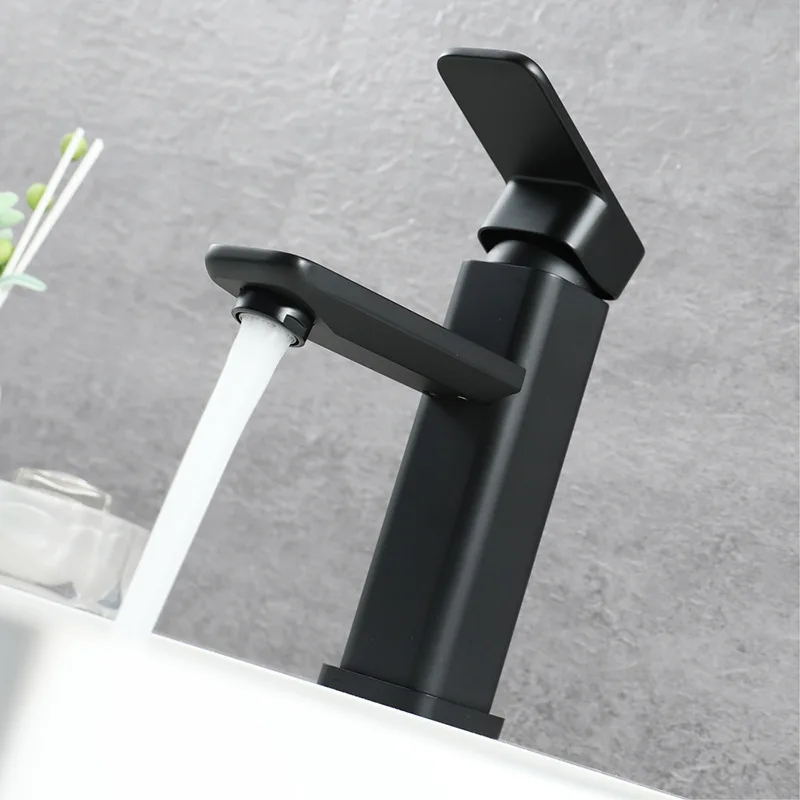 Basin Faucets Brass Deck Mounted  Bathroom Sink Faucets Single Hole Hot And Cold Water Mixer Black Basin Tap Single Handle