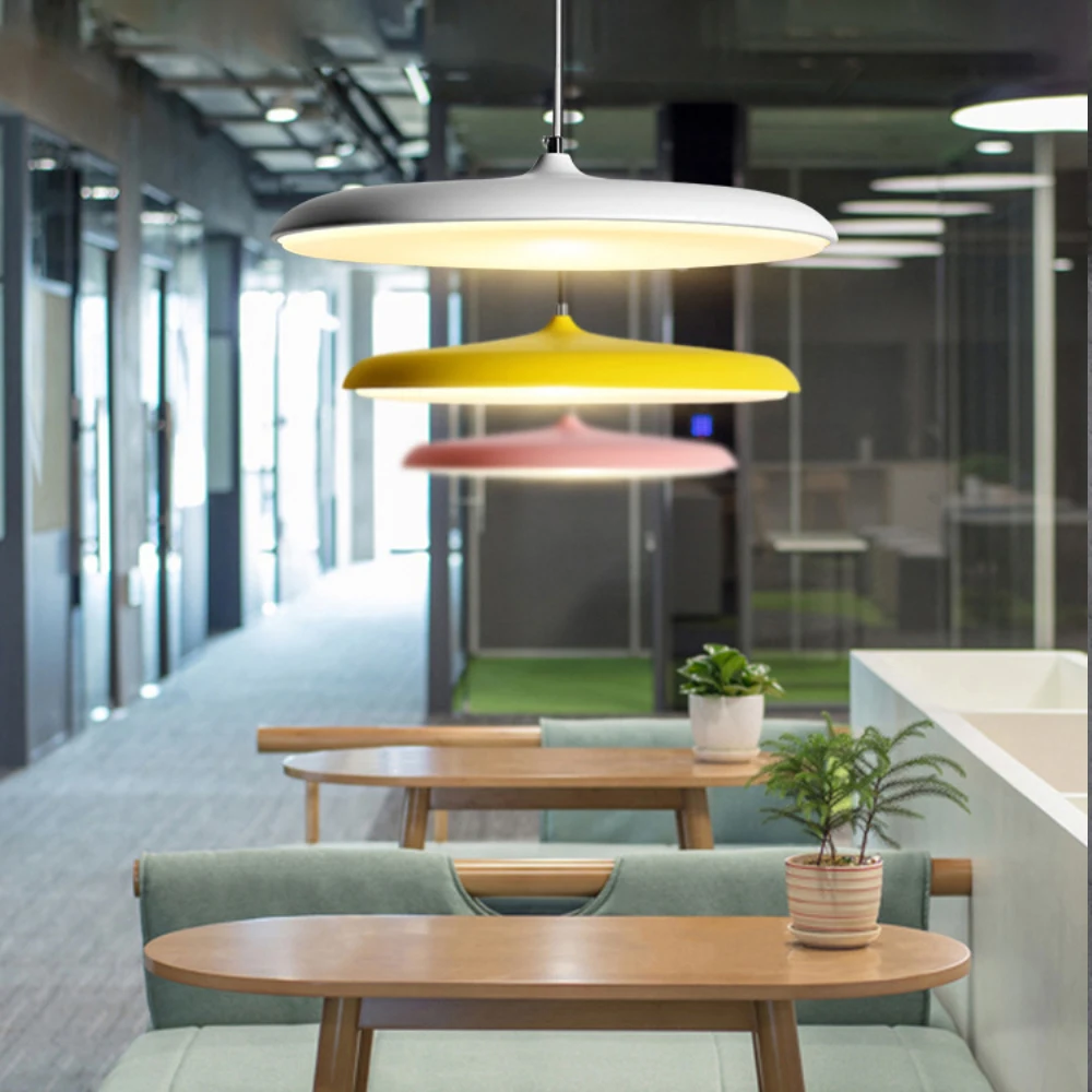 Billige Nordic bunte einfache led Anhänger Licht UFO Runde Platte Suspension Lampe Esszimmer Wohnzimmer bar hotel Fliegende Untertasse Hängen Lampe