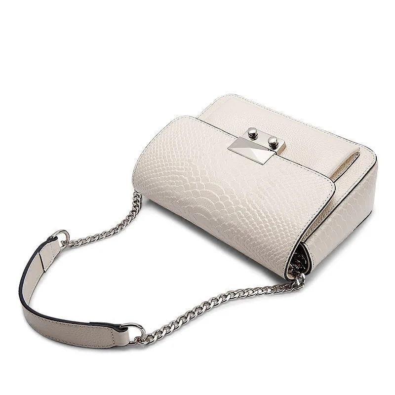 Simple fashion design women messenger bags let you walk in the forefront of fashion with strong self-style Crossbody Bags