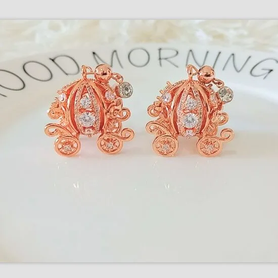 

SHIYING l Aromatherapy open Locket earrings FatTonny locket very good quality shinny cz