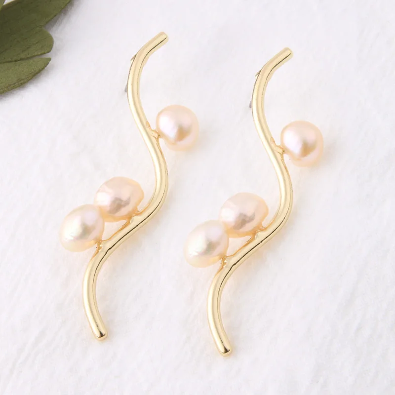 NeeFuWoFu Orecchini NEW Geometric Genuine Pearl Drop Earrings for Women Handmade Gold Hollow Freshwater Pearl Pendant Dangle Ear