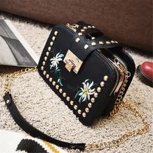 Pequeño bolso 2017 de las mujeres bordado de la manera del bolso del remache tendencia nacional de mini cadena del hombro messenger bag
