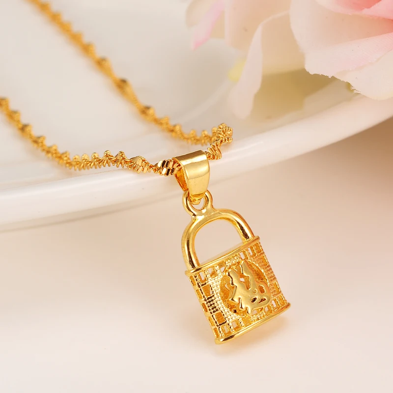 

2017 Hot Sale Women Necklace Gold Necklace lock Pendant with Necklace kids gift cute women jewelry Chinese gift