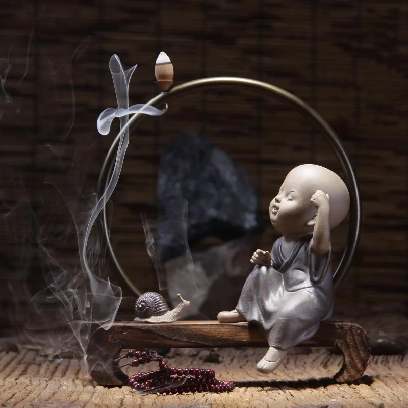 

2018 New Arrival Chinese Style Smoke Backflow Incense Burner Cute Ceramic Monk for Office Tea Ceremony Decoration Crafts Gifts