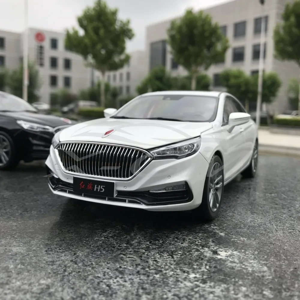 

Diecast Car Model 1:18 Hongqi H5 (White) + SMALL GIFT!!!!