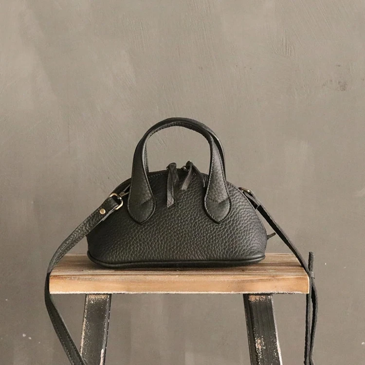 grey750