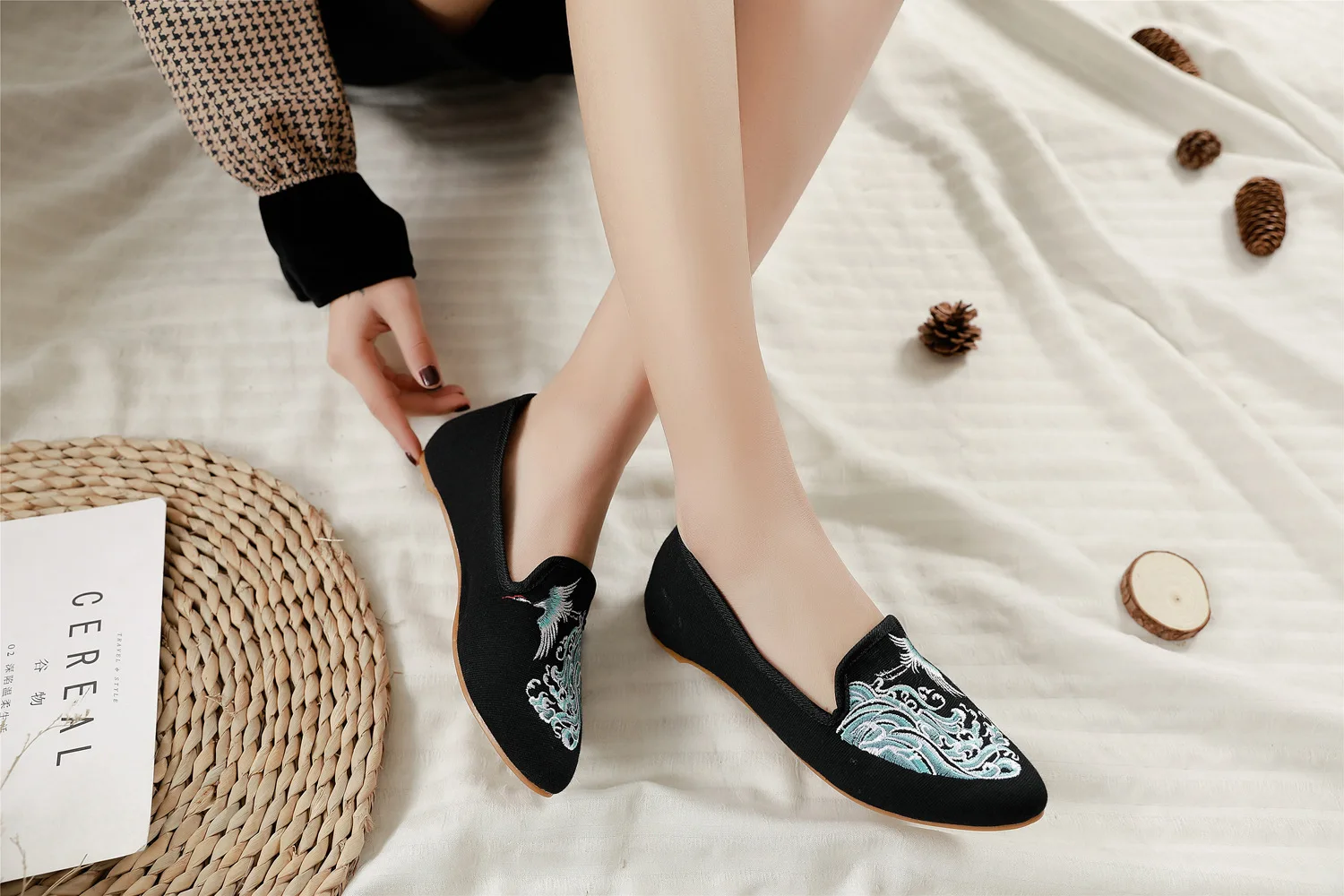 Кроссовки; женская обувь на плоской подошве; женская парусиновая обувь на платформе с вышивкой в китайском стиле; zapatos de mujer; Золушка; Женская обувь в Корейском стиле
