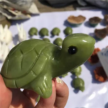 

Natural Stone Hsiuyen Jade Crystal Hand Made Carved Tortoise Green Jade Turtle Fashion Carved Craft Animal Figurine Gifts