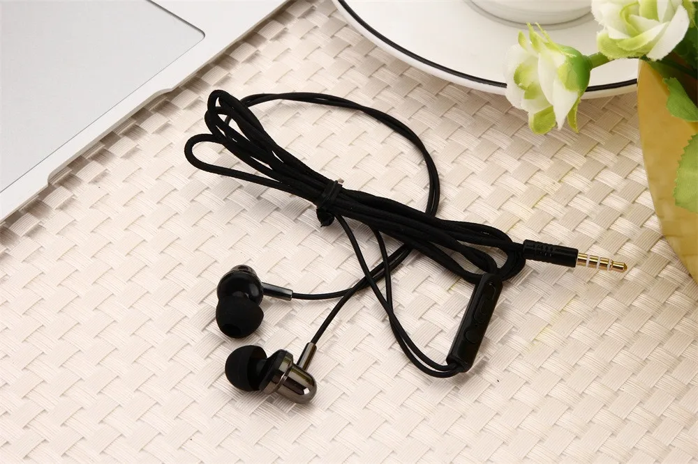 

Earphone Handsfree Auricular Sport In-Ear Stereo Earbuds Head Set MIC For Iphone Earphone Aparelho Auditivo