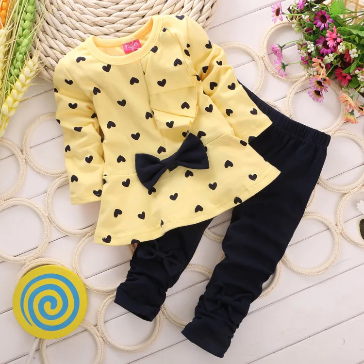 Новая одежда для маленьких девочек осень узор в виде сердечек милый комплект одежды из двух частей детский костюм футболка+ штаны - Цвет: Цвет: желтый