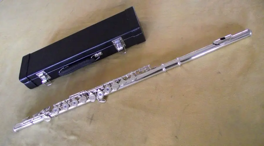 

New 16 open hole flute C Key silver plated Great tone