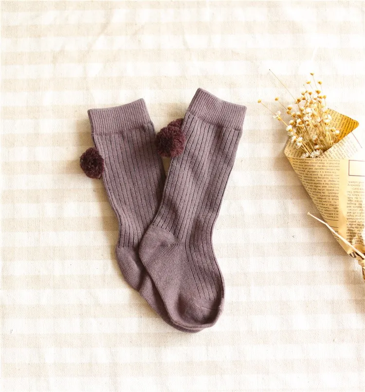 Хлопковые носки для малышей с помпончиком; для новорожденных мальчиков; сохраняющие тепло носки для девочек средней длины до колен 0-5years Размеры с конфетами 6 цветов