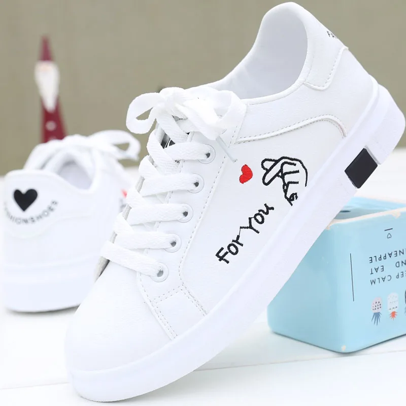 

2018 new white shoes Korean version plus velvet wild student comfort.