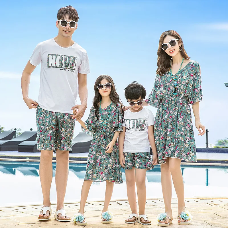 

Beach Outfits Family Matching Clothes Leaf Summer Mother Daughter Dresses Mommy and Me Daddy Little Girls Shirt Clothes Boy Set
