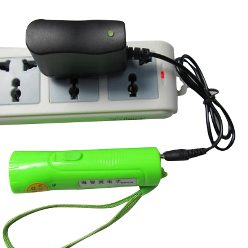 

LED Flashlight Charger UK/EU/AU/US Plug for 18650 Battery Fits Portable Torch Flash Light LSMK99