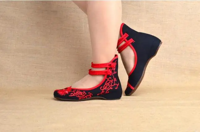 2017 Fashion Women Shoes Old Beijing Mary Jane Flats With Casual Chinese Style Embroidered Cloth shoes woman Plus Size 40 | Обувь