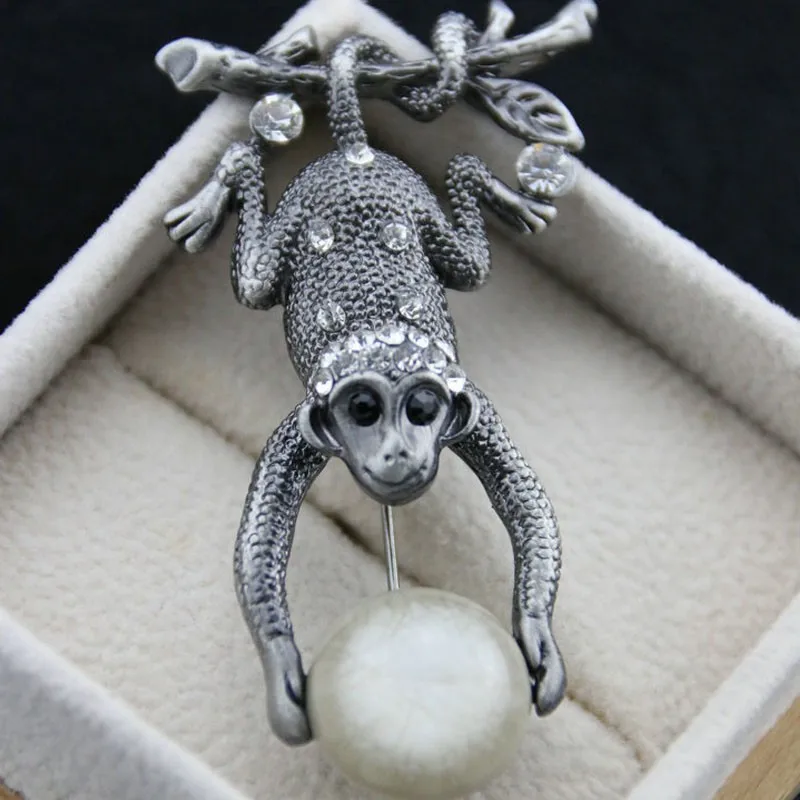 Модные ювелирные броши уникальный дизайн кристалл луна брошь обезьяна булавки металлические винтажные животные Стразы Броши для женщин