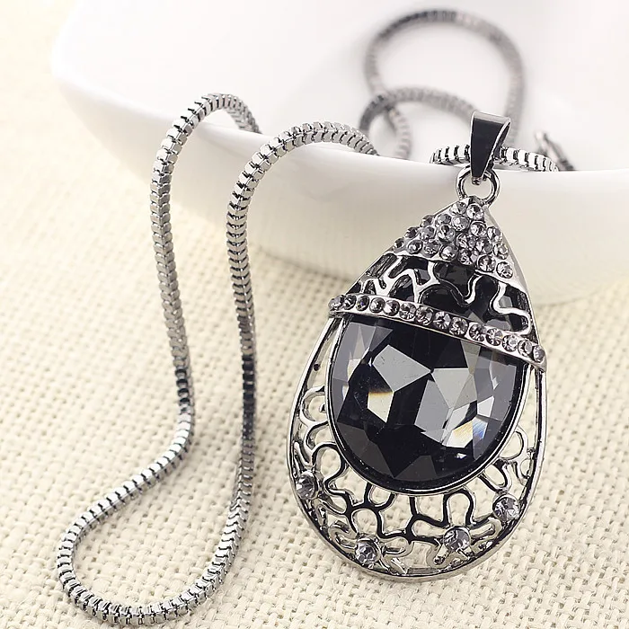 

611 Korean High-end Fashion Exquisite Luxury Long Pendant Necklace Women N3665