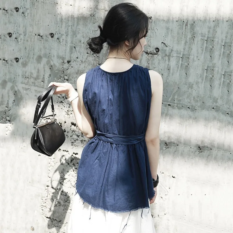  [EAM] 2020 New Spring Summer V-collar Sleeveless Blue Irregular Hem Waist Bandage Tassels Loos Shir