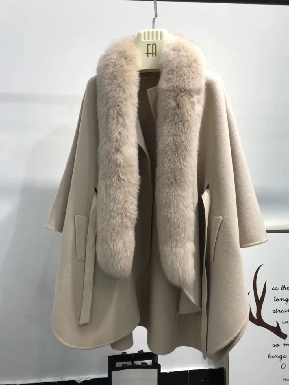 Фото Женское повседневное шерстяное пальто длинное с воротником из натурального