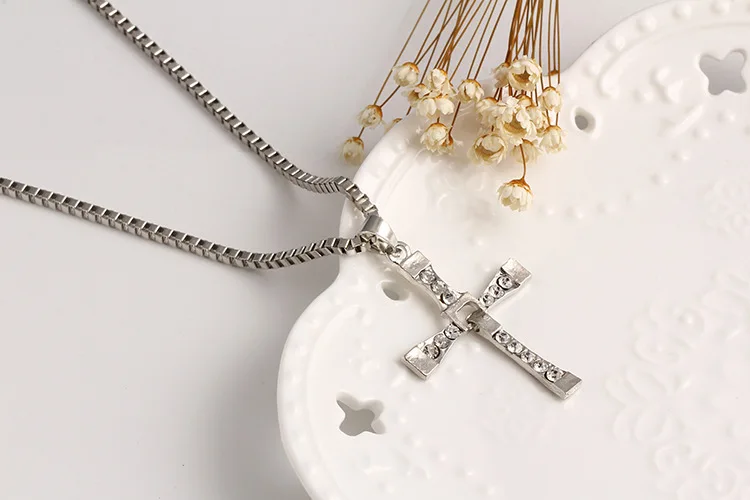 Zkceenier ожерелье Форсаж знаменитостей Вин Дизель Пункт Кристалл Иисуса мужской кулон в виде Креста ожерелье подарок ювелирные изделия