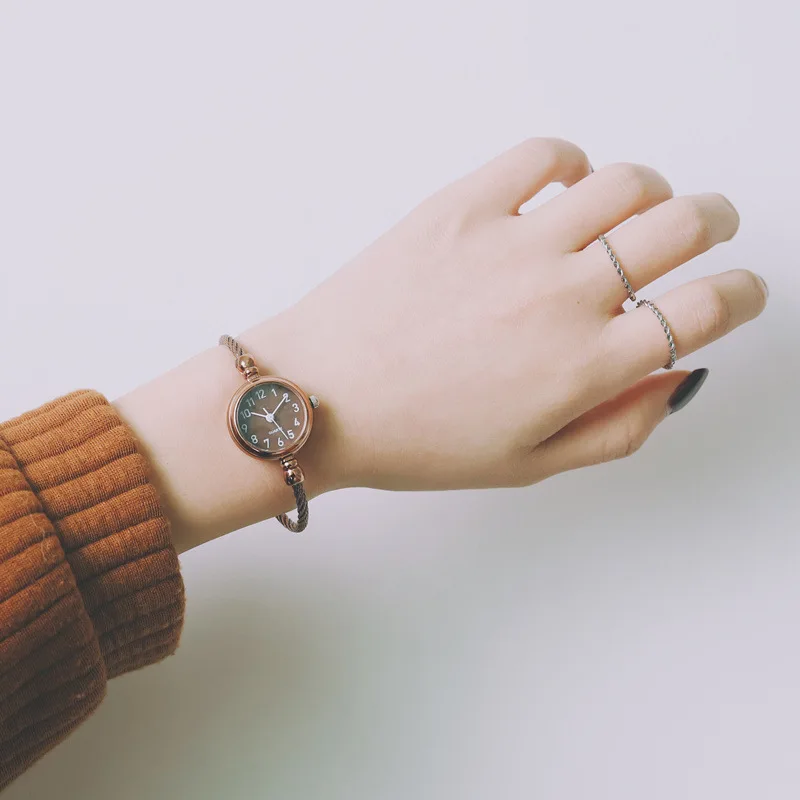 Небольшой свежий модный браслет Женские часы Простой дропшиппинг женские наручные часы ретро кофе сталь женские кварцевые часы
