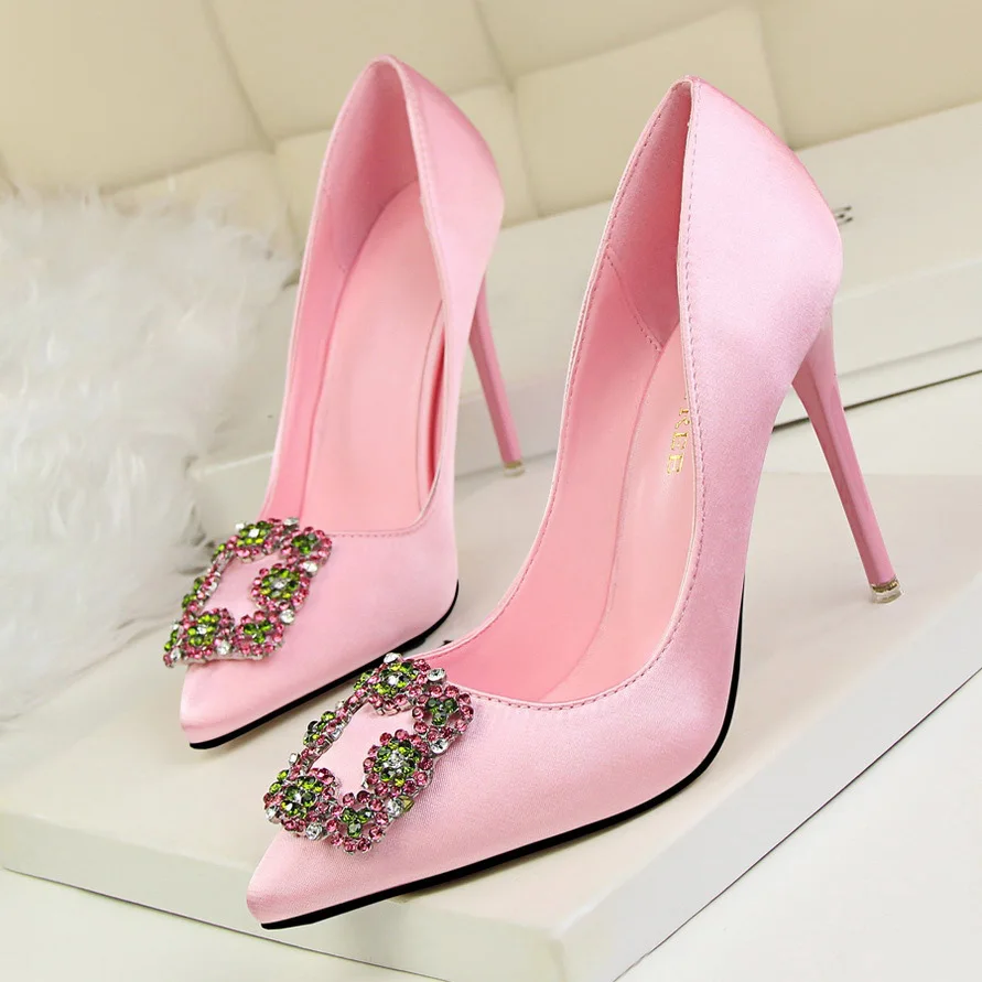 

2019 Rhinestone Silk Women Pumps Elegant High Heels Sexy Women Heel Shoes Pointed Toe Ladies Shoes Extreme Women Pumps