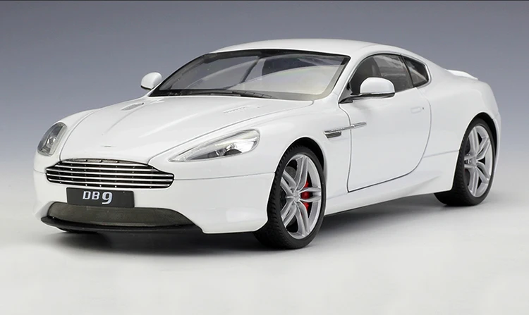 1:18 Масштаб Aston Martin DB9 Coupe модель автомобиля из сплава металлические игрушки транспортные средства Детские игрушки Подарки оригинальная коробка