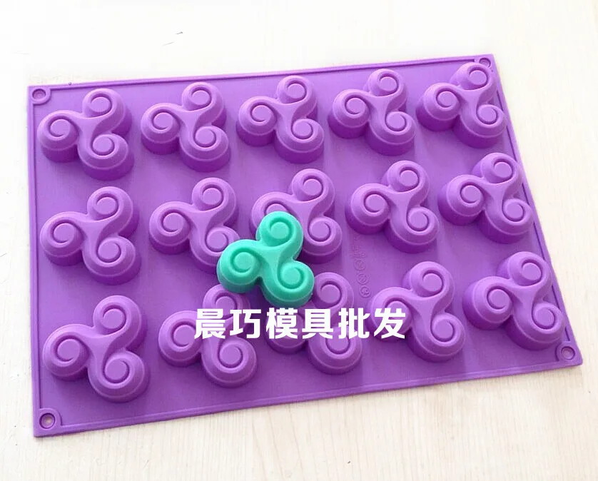 

Silica gel mold handmade soap mold spiral flower mold ice lattice mold baking mould
