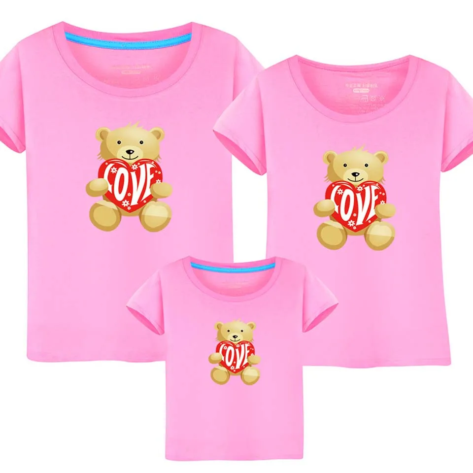

Family Cotton Summer T-shirt Matching Outfits Clothes Cartoon Bear Mom Dad Daughter and Son Tees Family Look Clothing 14 Color