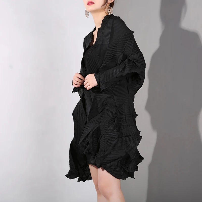 [EAM] 2019 جديد الربيع الصيف V-طوق كم طويل أسود غير النظامية مطوي سبليت المشتركة حجم كبير سترة النساء معطف الأزياء JL31