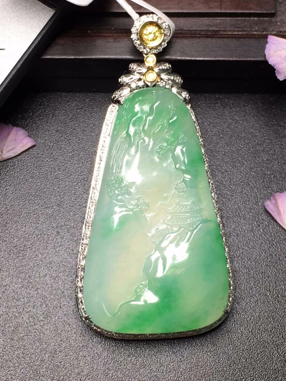 

423 Carving Jadite Fine Jewelry Real 18K White Gold Natural Green Jade Gemstone Leaf Shape Pendant Necklace Fine Pendants