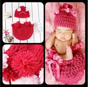 

free shipping,Crochet Cocoon and Beanie Hat Set Newborn red Sleeping Bags Hand Crocheted Baby Swaddle Cuddle Sack Photo Prop