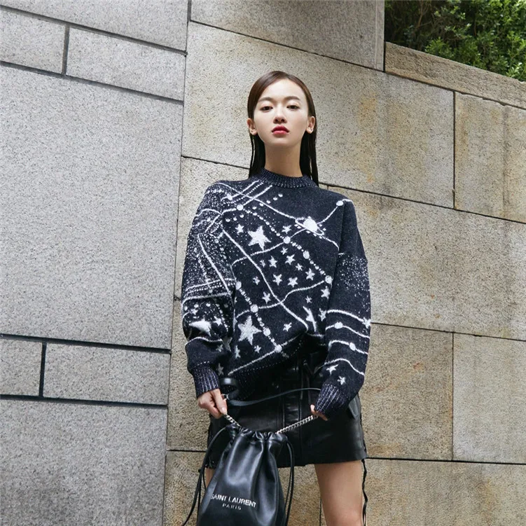 

New talk with black stars jacquard long-sleeved round neck sweaters + black PU skirt suits female F1008 fashion