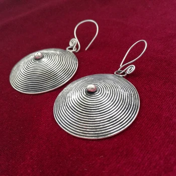 

FREE shipping> >National Wind Retro Earrings Handmade Miao Silver Personalized Jewelry Mound Tattoo Nail Long Earrings