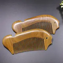 Выгравирован логотип натуральный зеленый сандалового дерева ручной работы дерево не расчесывать Нет статический инструмент для укладки. FH-10267 Размеры: 12,5*5,5*1,2 см