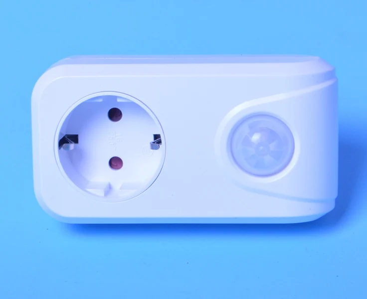 10PCS/lots EU plug PIR infrared sensor socket Motion sensor socket with