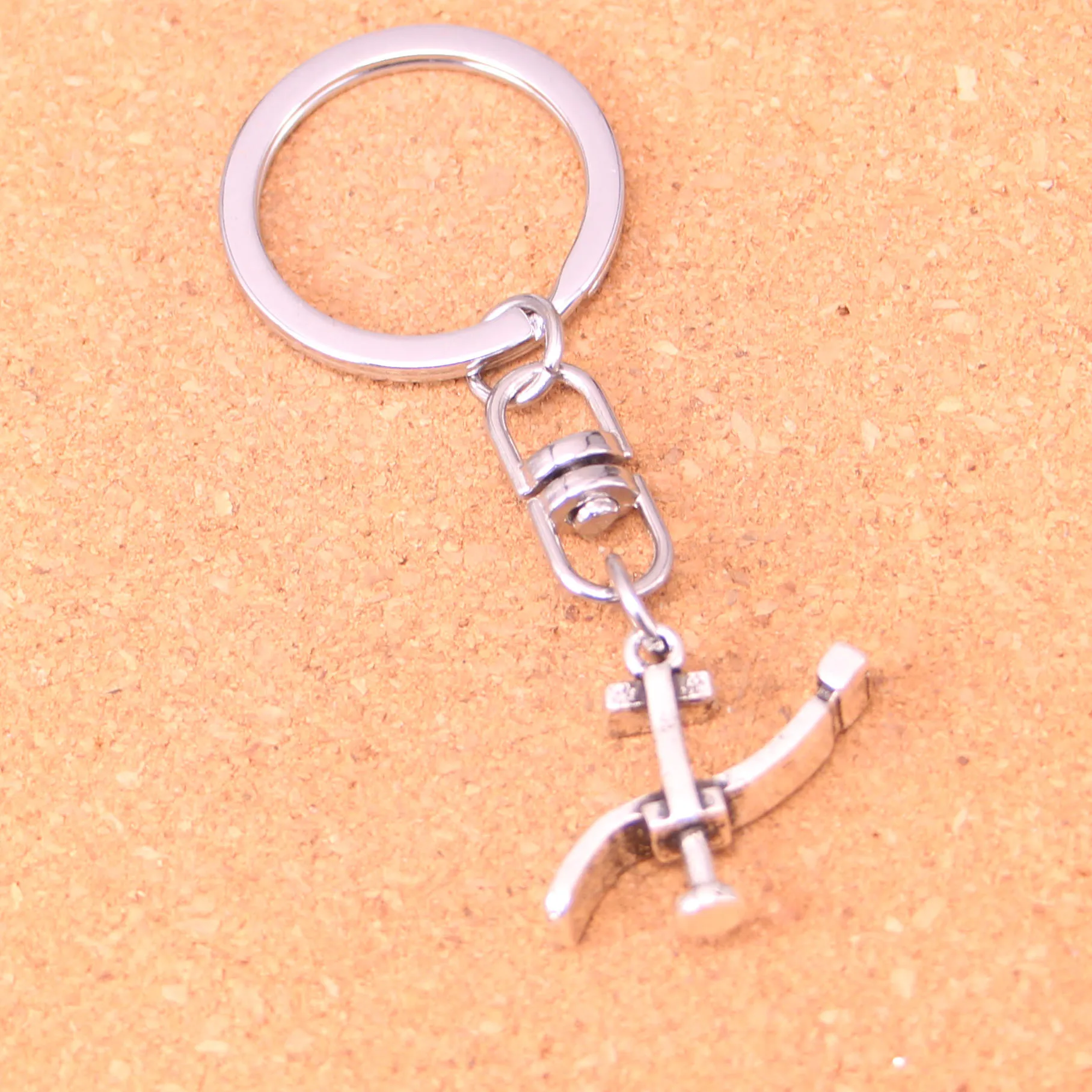 

20Pcs dentists bed treatment center Keychain Novelty Gadget Trinket Souvenir Christmas Gift Keychain Drop Shipping