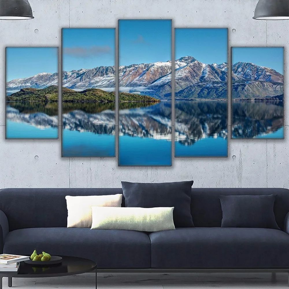 LIVINGROOM_MOCKUP_32447795-0b56-48f2-8da5-b4e53fce662e_1024x1024