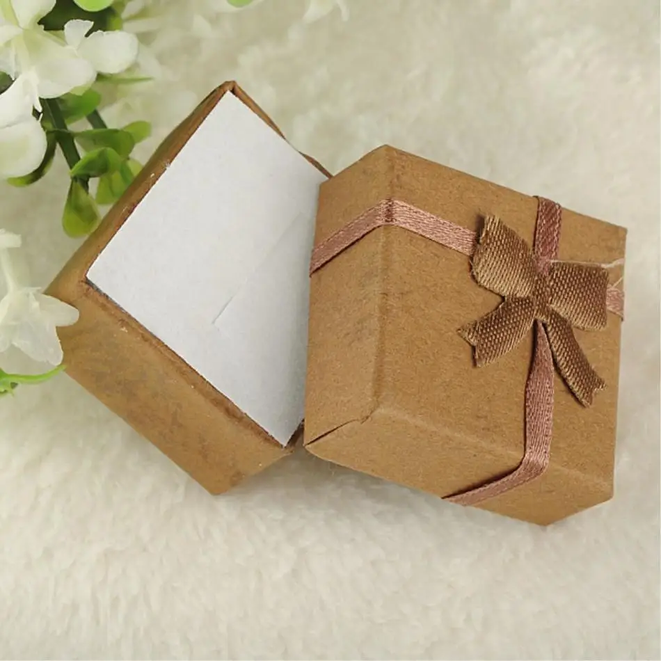Дешевая 4*4*3 см Porta Joias модная упаковка ювелирных изделий и коробка дисплея картонная подарочная коробка с атласной лентой и пенопластом