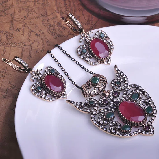 

Blucome Vintage Red Flower Crown Shape Jewelry Sets Princess Hooks Drop Earrings Resin Turkish Long Pendants Necklace Max Brinco