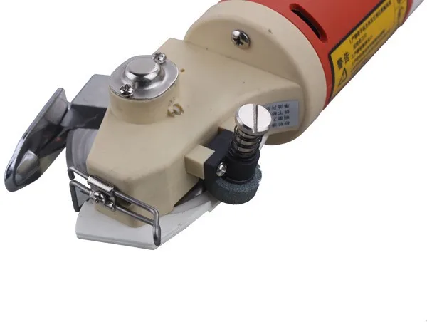 Fabric_Cutting_Machine_01